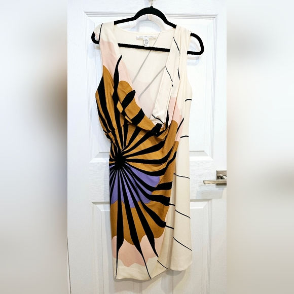 Dianne Von Furstenburg 100% Silk Burst Abstract Print Gathered Dress - Picture 3 of 15